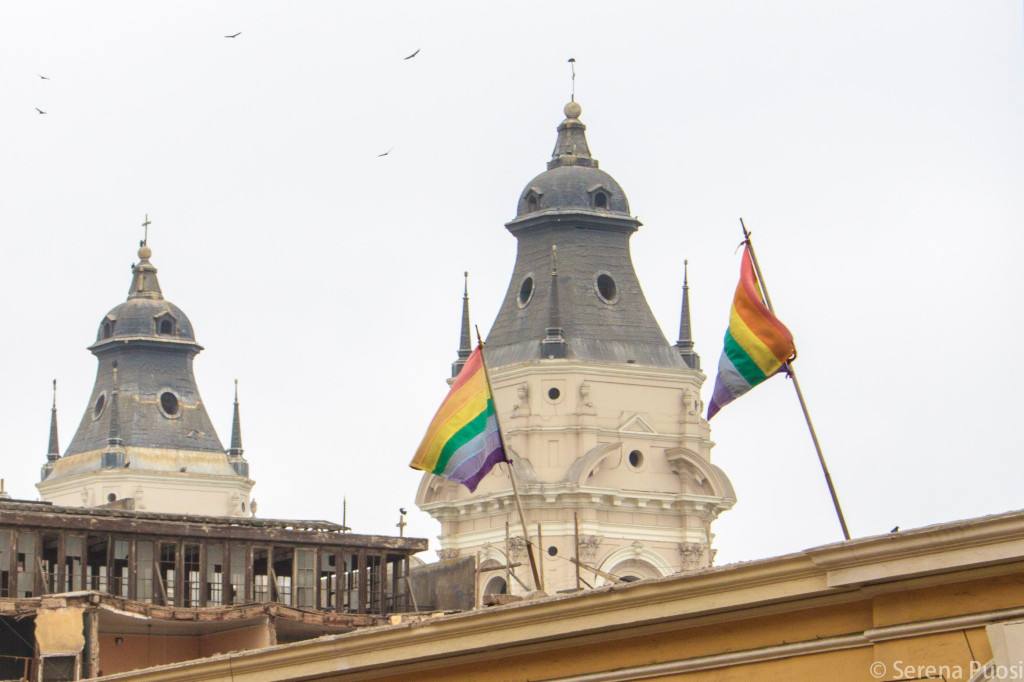 Le bandiere di Cusco (anche se la foto è scattata a Lima)