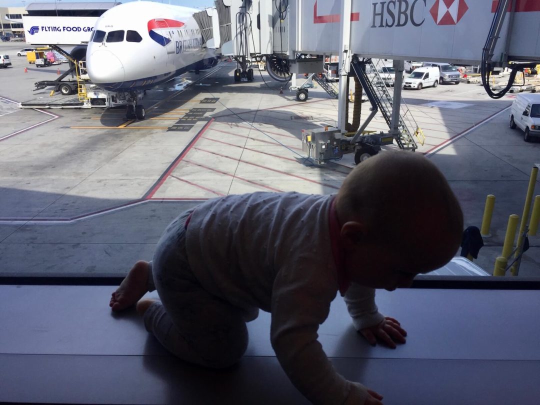 neonati in aeroporto