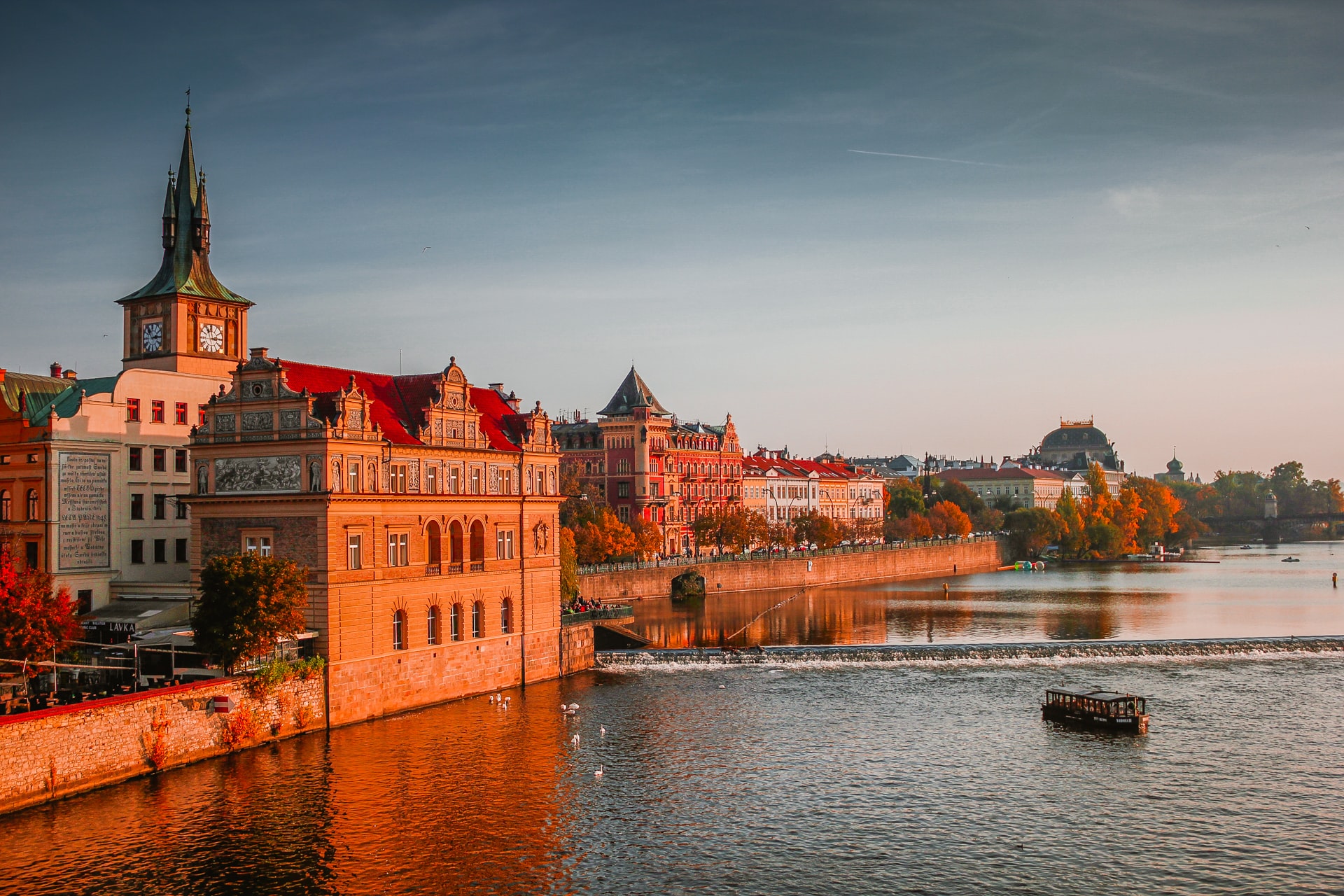 A Praga per la prima volta? La top 10 delle cose da non perdere e informazioni pratiche