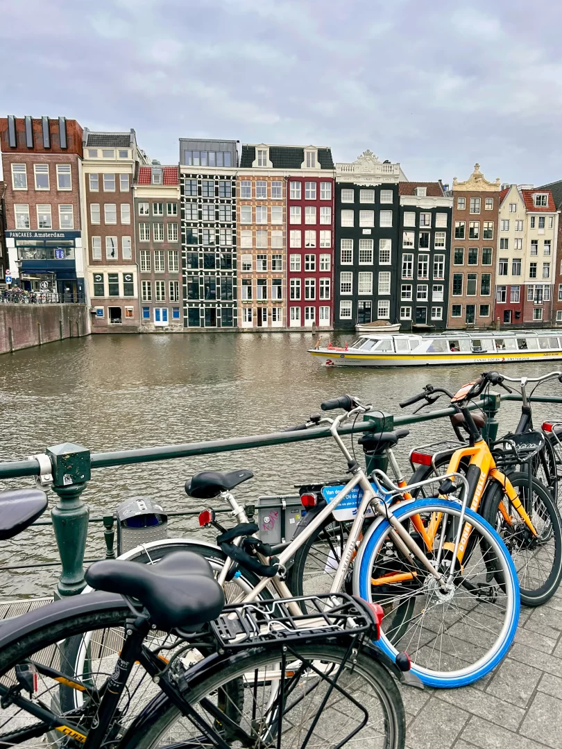 amsterdam in bicicletta