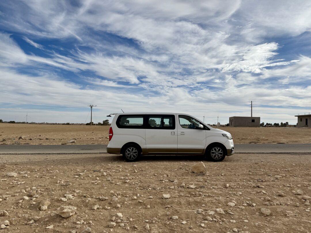 macchina con conducente